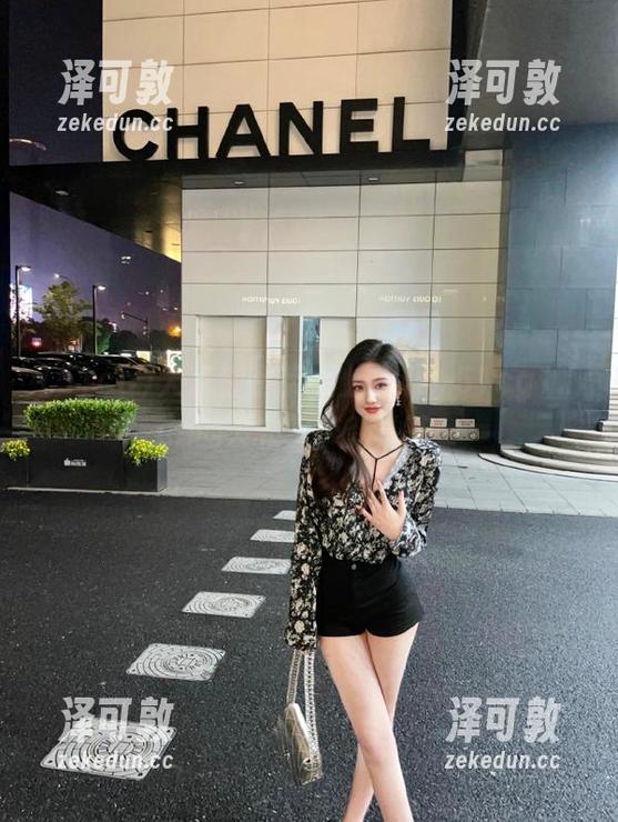 大家都在草地上嗑瓜，51cg1.fun的发布又带劲儿了！