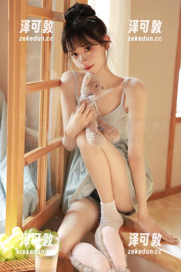 51吃瓜的新线路，视频好像在说：“来啊，瞧我这奇怪的瓜！”
