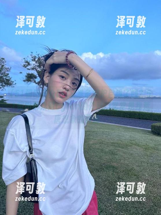 又准备好护目镜了吗？51朝阳群众网cgfun的传送门常常是我荒唐想象的开端。
