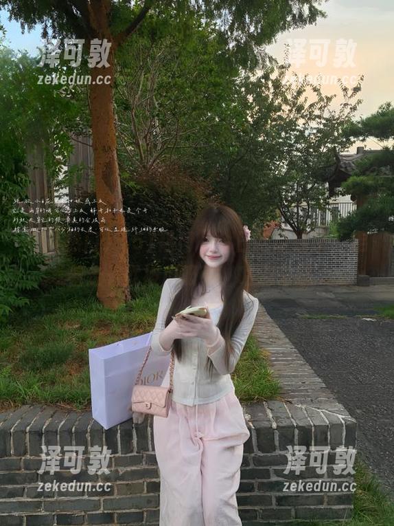 “51热门”今日吃瓜线路，走着走着就被瓜吸引，咕嘟咕嘟...