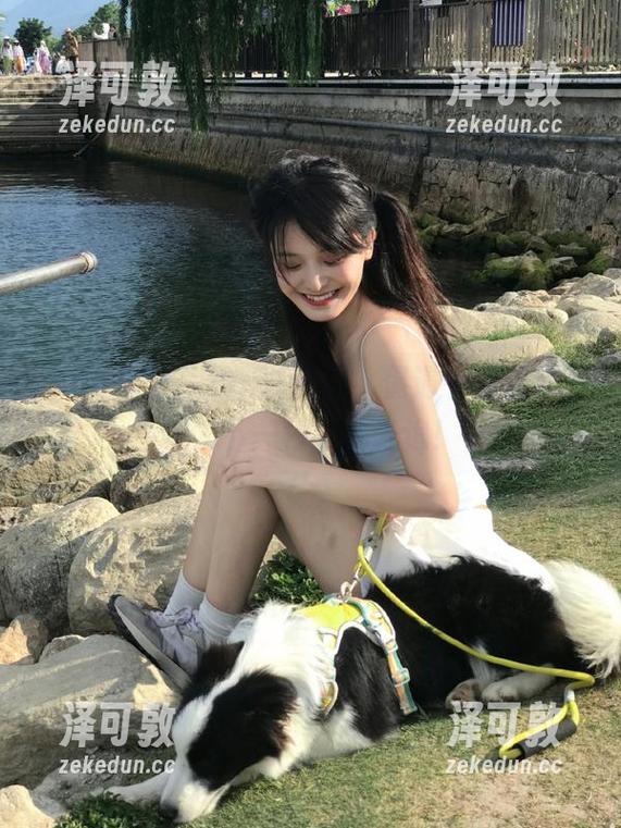 走进cg51入口，偶遇一堆八卦，直呼“下一秒我就去追！”
