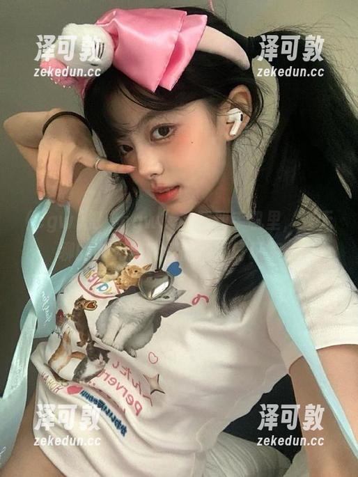 把“cgw”下载到手机里，连无聊的时光都能稍微变得好玩点。