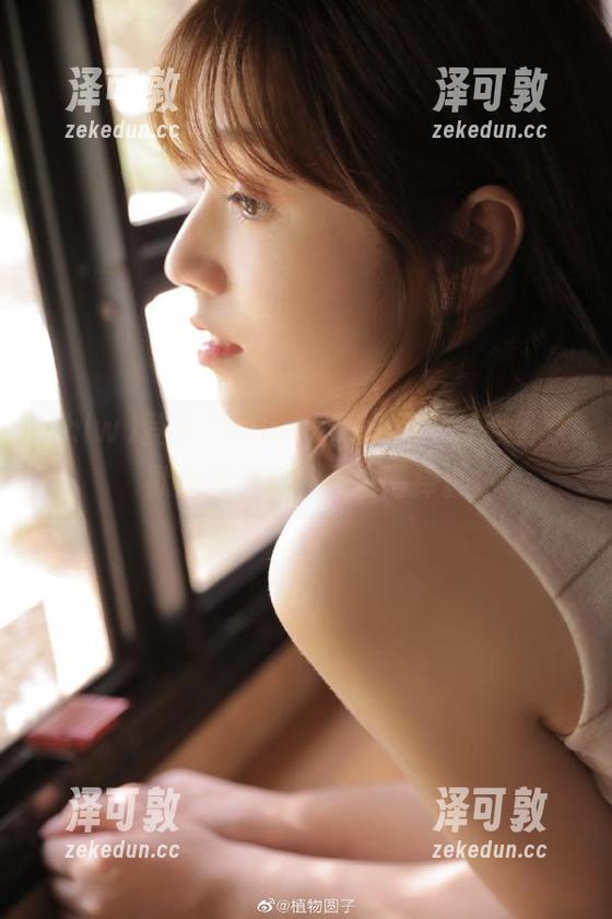 登录“hlw155.ccm”，心里默默盘算了几种人生选择。