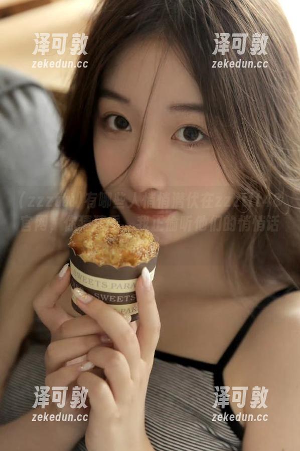 有哪些人悄悄潜伏在zzzttt48官网，你猜猜看，我正偷听他们的悄悄话呢！