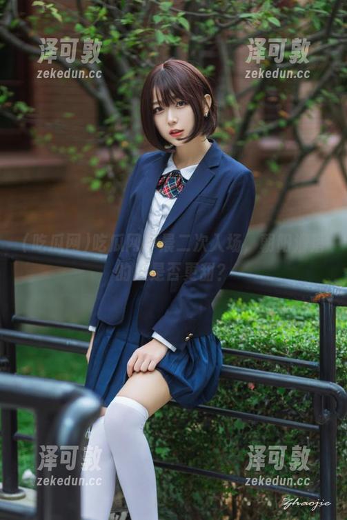 吃瓜网早晨二次入场，朝阳滑落的瓜是否更甜？