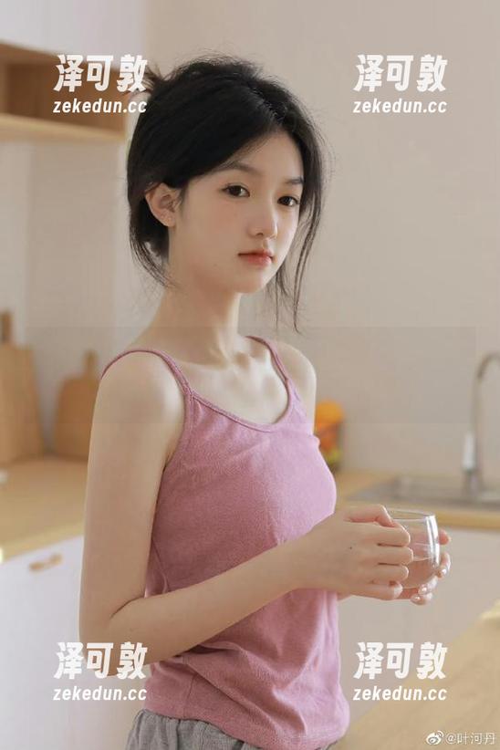 想清爽一夏？吃瓜网黑料直达，反正白黑谈何难！