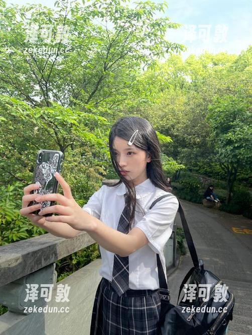 黑瓜的悸动：永不迷路在吃瓜网页版，跟随这趟奇妙的旅程。