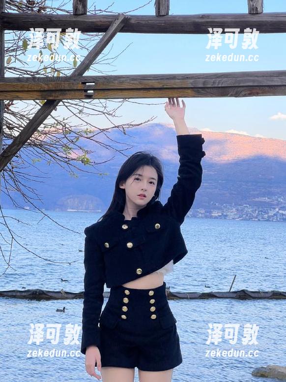天上掉下个“天天吃瓜网”，让我这个吃瓜群众乐在其中。
