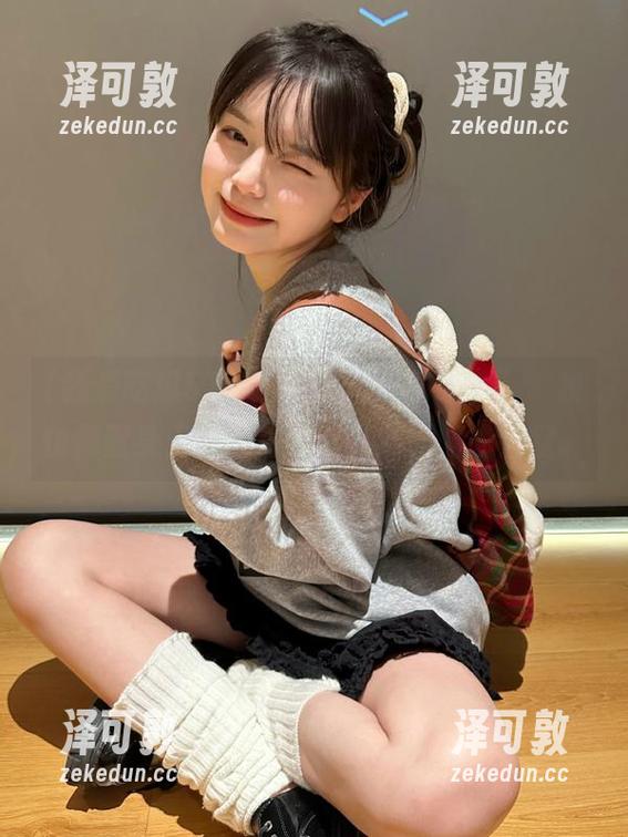 登录“我爱吃瓜51”，我仿佛置身于离婚纠纷和八卦新闻的天堂。