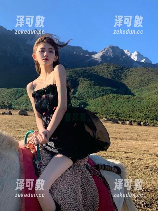 看！在线黑料不打烊万里长征篇最新章：这瓜还算新鲜，酸甜苦辣应有尽有。