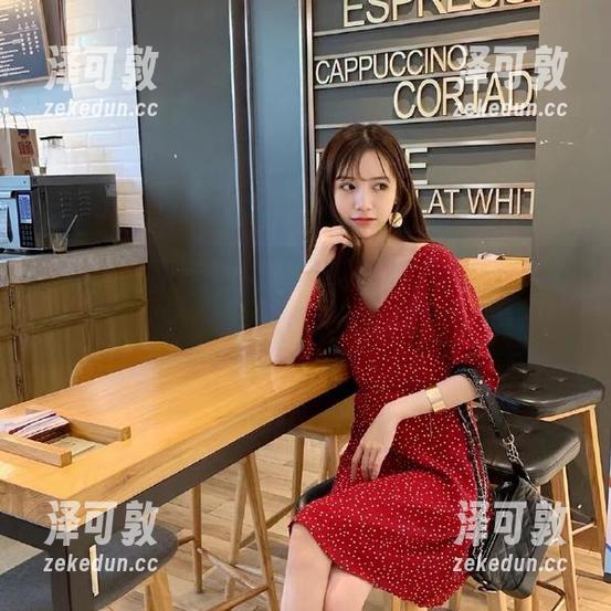 免费畅享黑料不打烊，下载时小心别被瓜汁溅到！