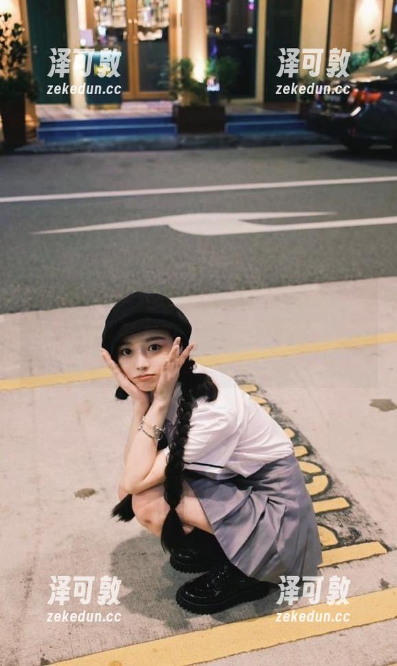正在等着苹果版更新的“黑料不打烊155fun”，不如先聊聊今天的八卦？小声说哈～