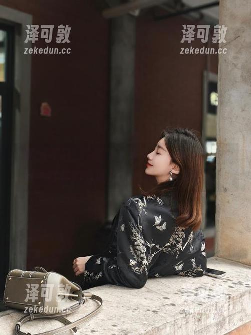 磨蹭了半天，zztt40su黑料不打烊的官网地址难道藏在角落里？