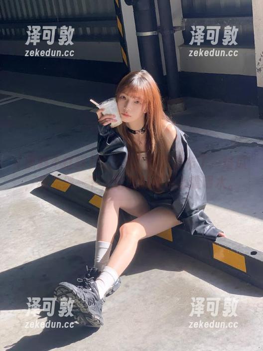 黑料不打烊又发布了一堆瓜，我先缓一下，给我的好奇心喂喂水。