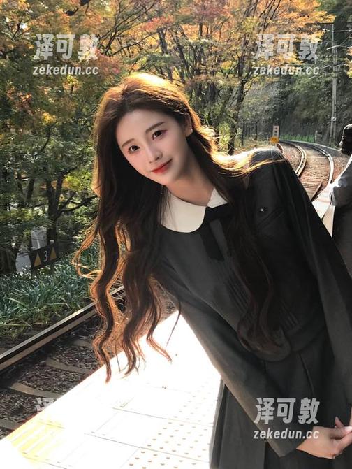 安卓独占的热门App：黑料吃瓜网，网红们的黑历史轻松一拽，哈哈哈哈！