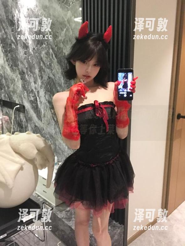 别低头，登录黑料网首页，瓜皮们都在等你上菜呢！