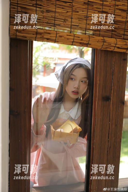或许你在找乐子？先下载“黑料网”网页，看我的手速多快！