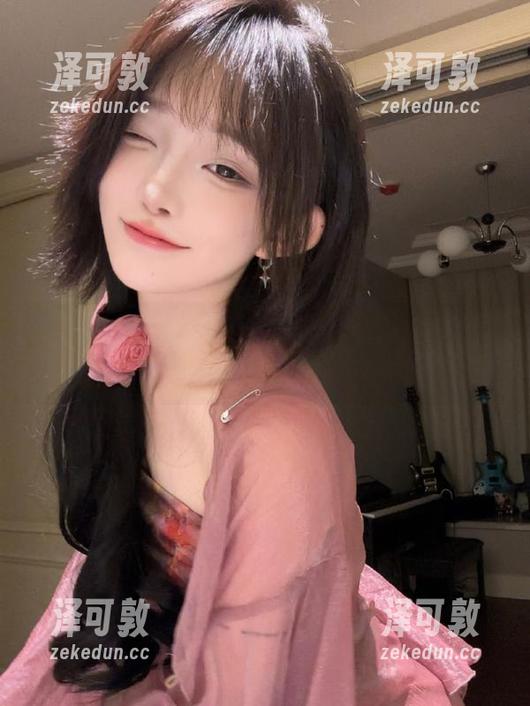 黑料网苹果版，滑动到忘我，果然热闹非凡但也懒得深究。