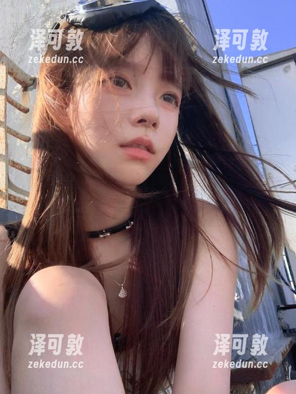 幸运小伙伴快来，黑料网址的地址就像雪花一样飘落，抓住就得意！